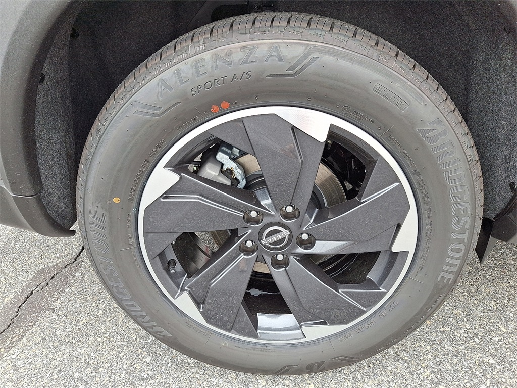 2026 Nissan Rogue SV - Photo 5