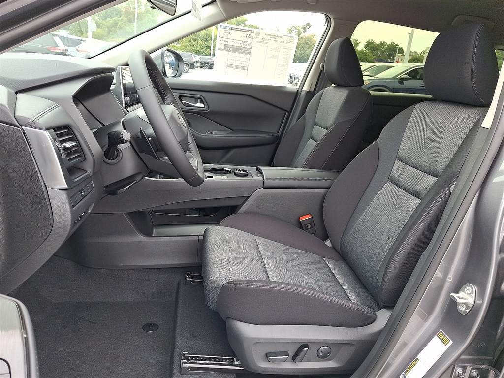 2026 Nissan Rogue SV - Photo 9