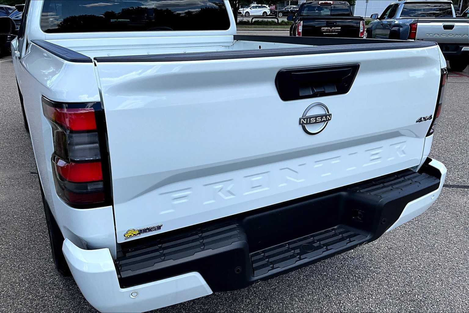 2025 Nissan Frontier SV - Photo 27