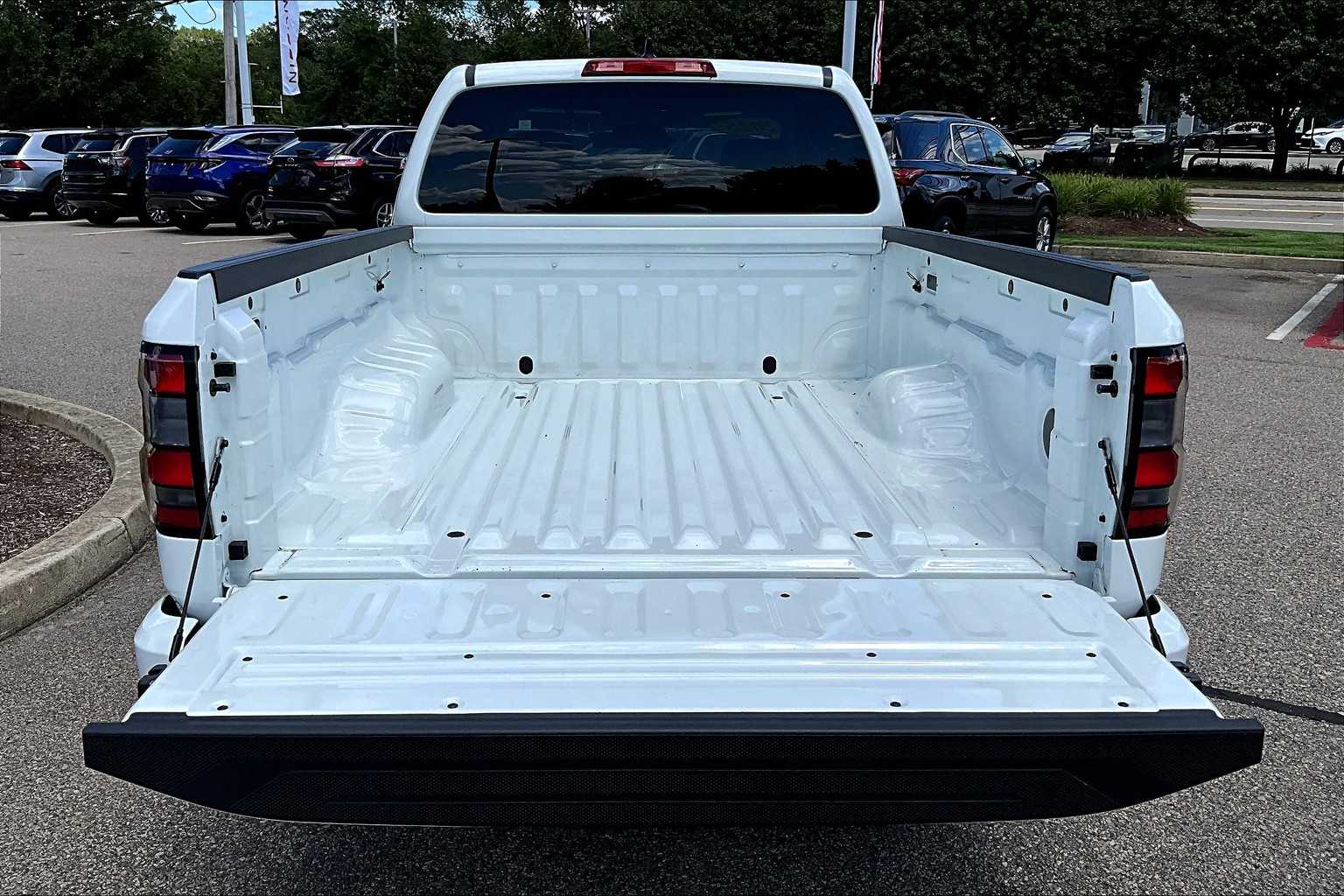 2025 Nissan Frontier SV - Photo 30