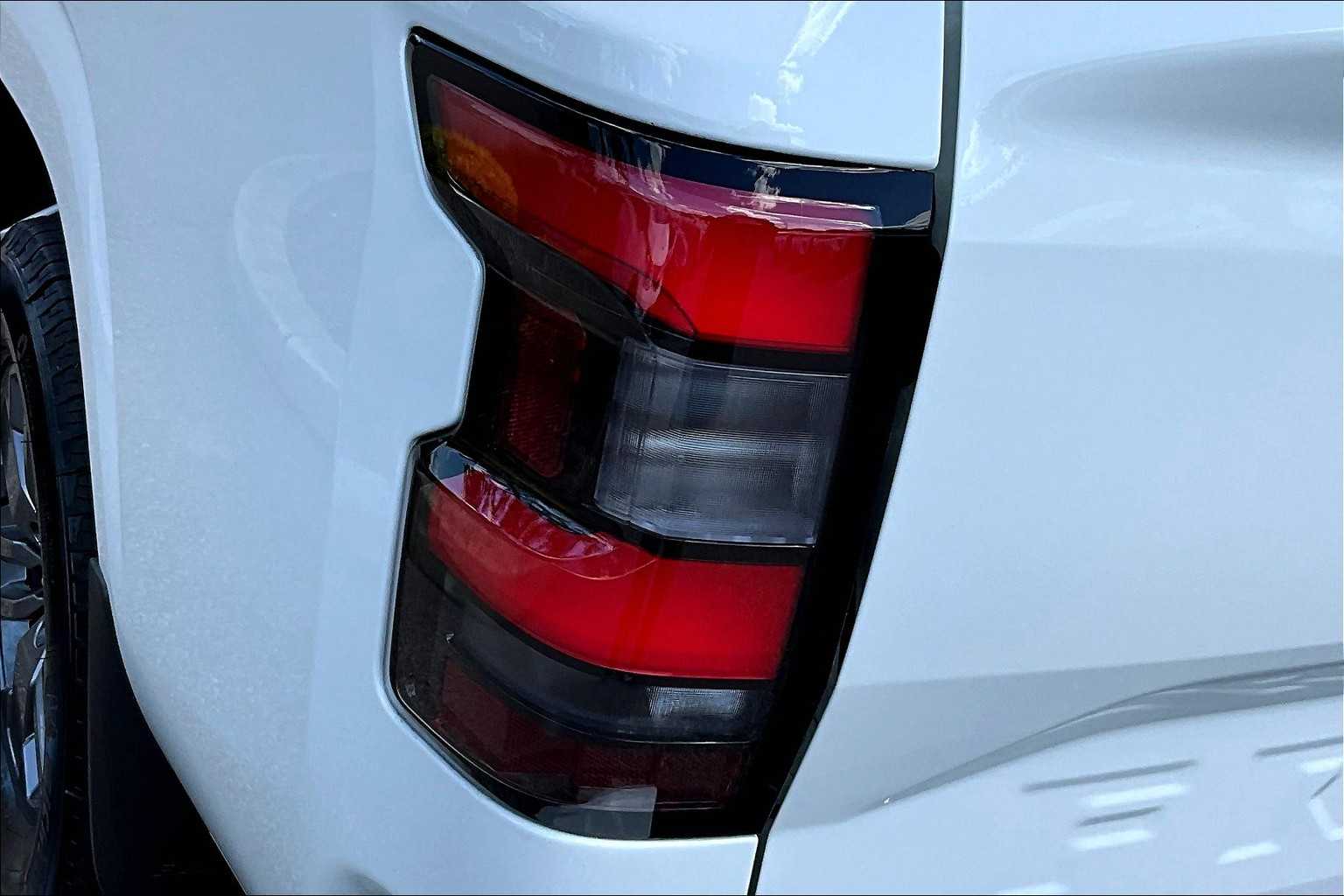 2025 Nissan Frontier SV - Photo 33