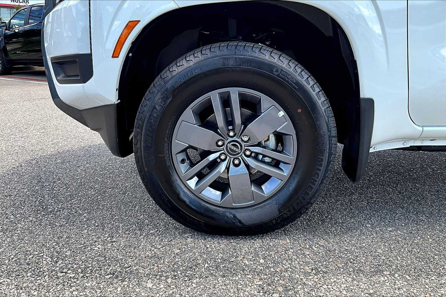 2025 Nissan Frontier SV - Photo 7
