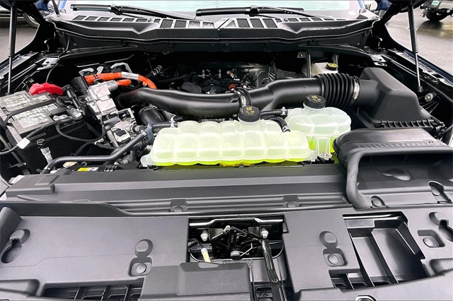 2025 Ford F-150 XLT - Photo 12