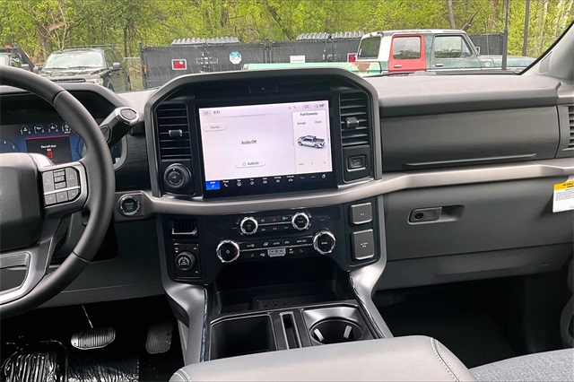 2025 Ford F-150 XLT - Photo 8