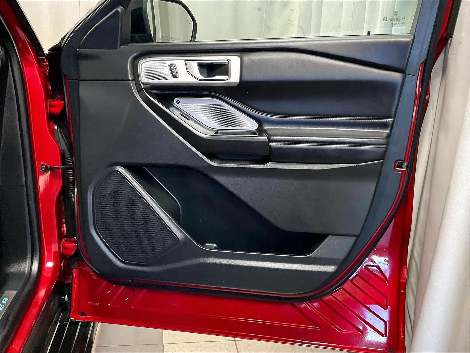 2020 Ford Explorer Platinum - Photo 12