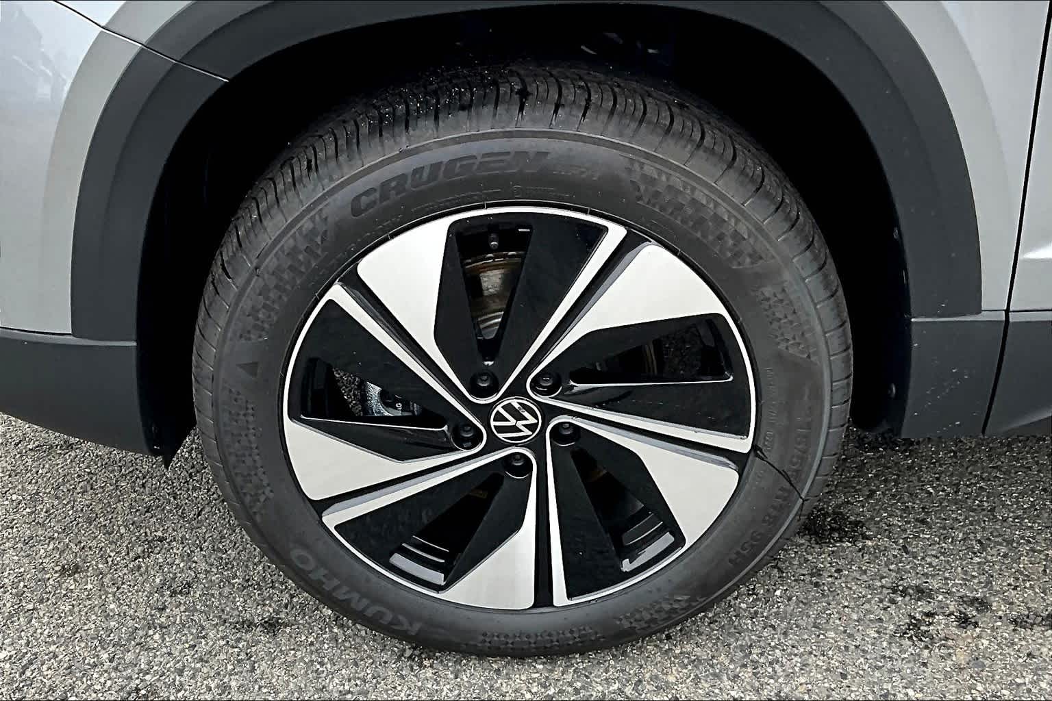 2025 Volkswagen Taos SE - Photo 8