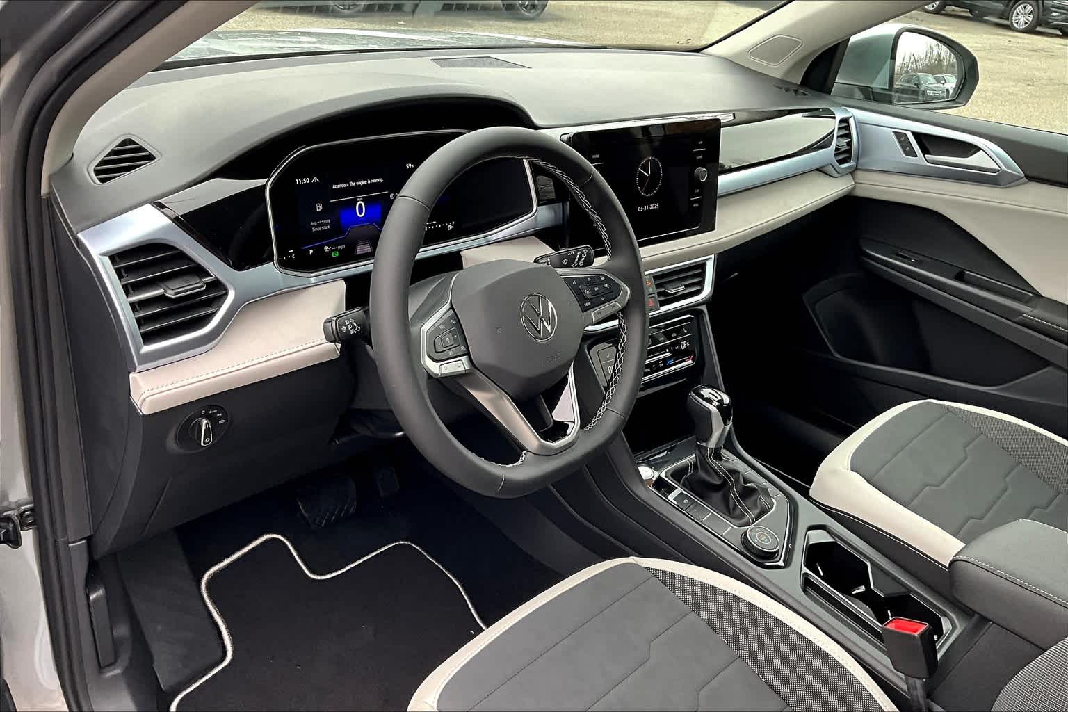 2025 Volkswagen Taos SE - Photo 9