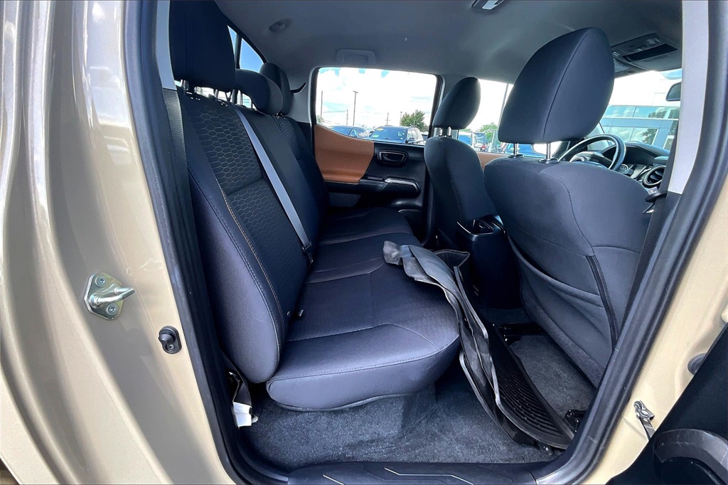 2017 Toyota Tacoma SR5 - Photo 16