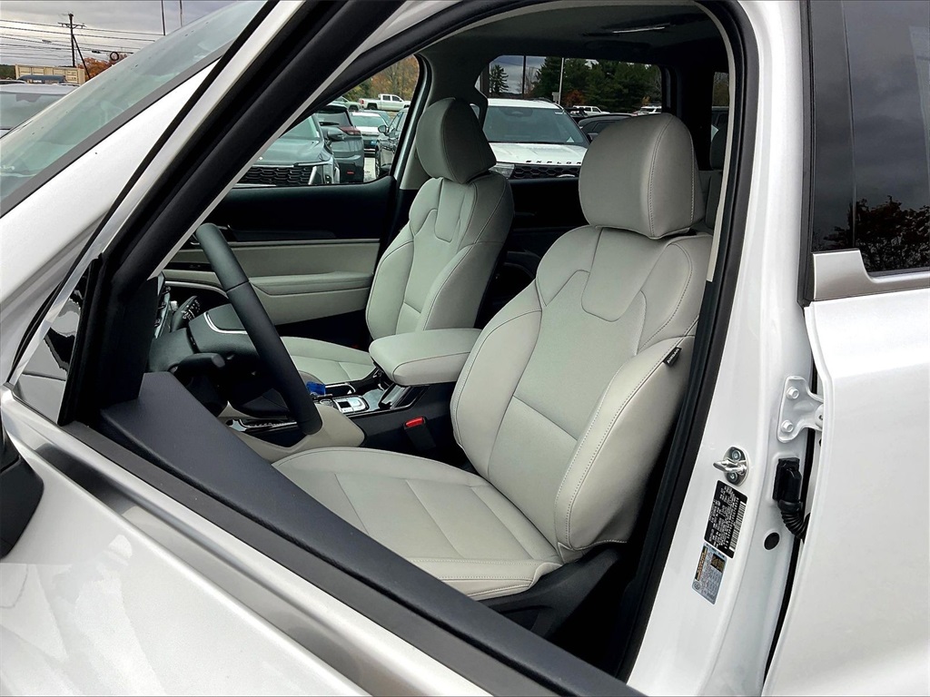 2025 Kia Telluride S - Photo 11