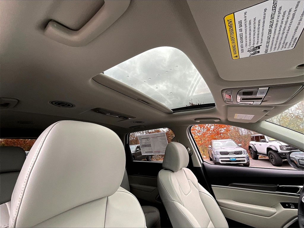 2025 Kia Telluride S - Photo 18