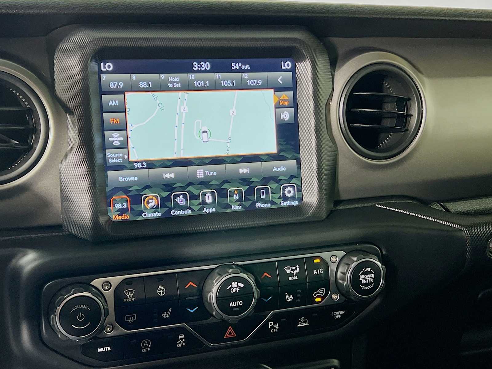 2021 Jeep Gladiator Willys - Photo 15