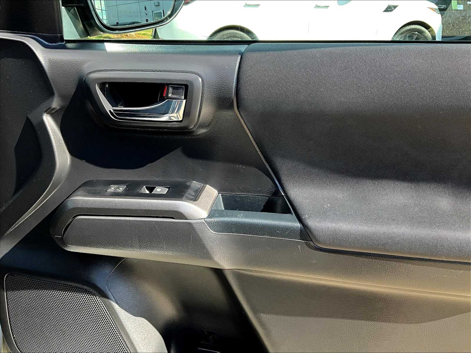 2023 Toyota Tacoma TRD Off Road - Photo 12