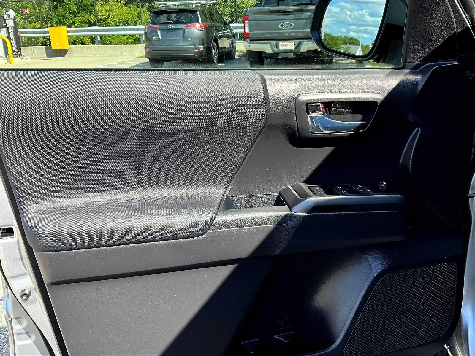 2023 Toyota Tacoma TRD Off Road - Photo 9