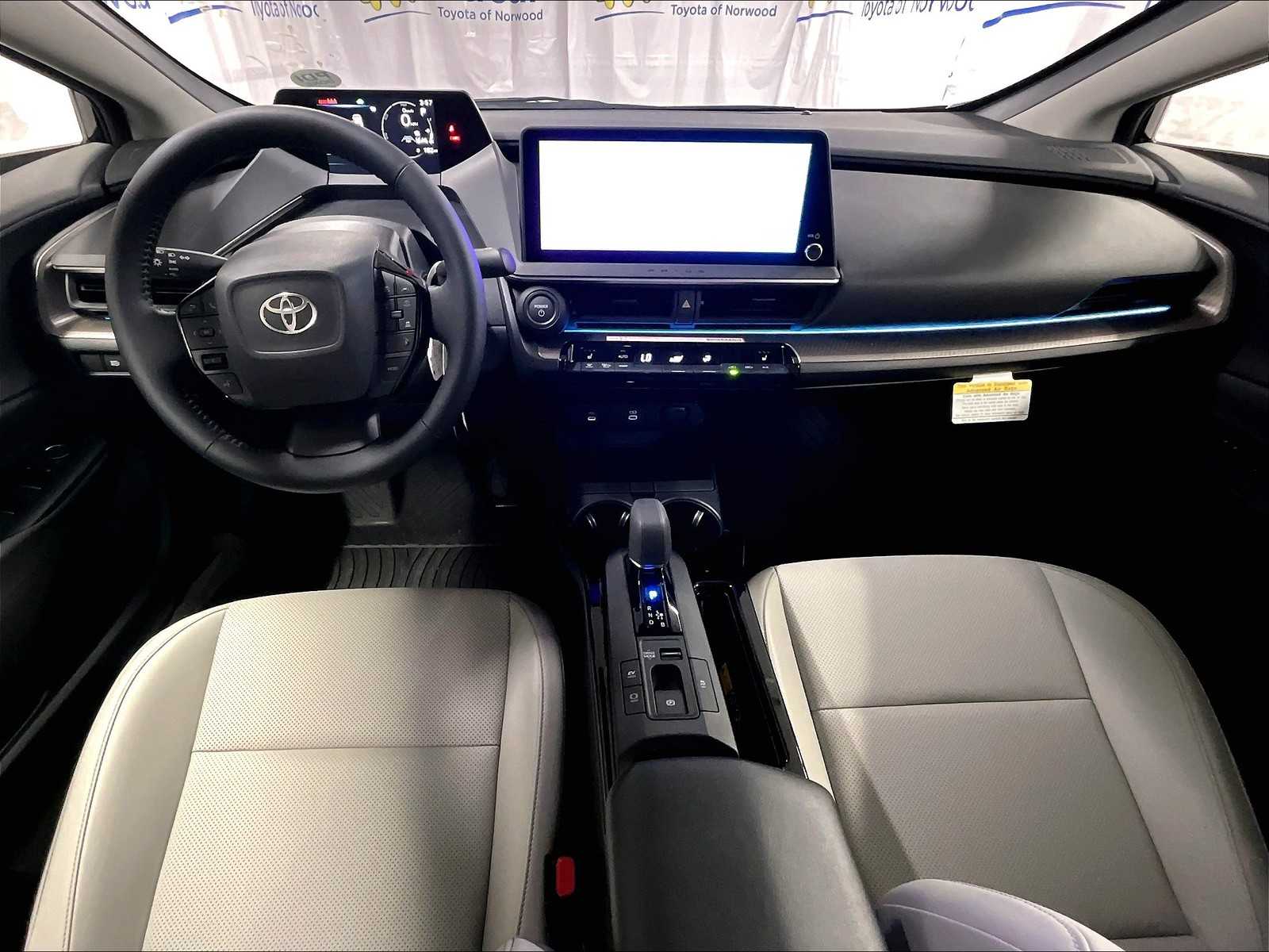 2026 Toyota Prius XLE - Photo 12