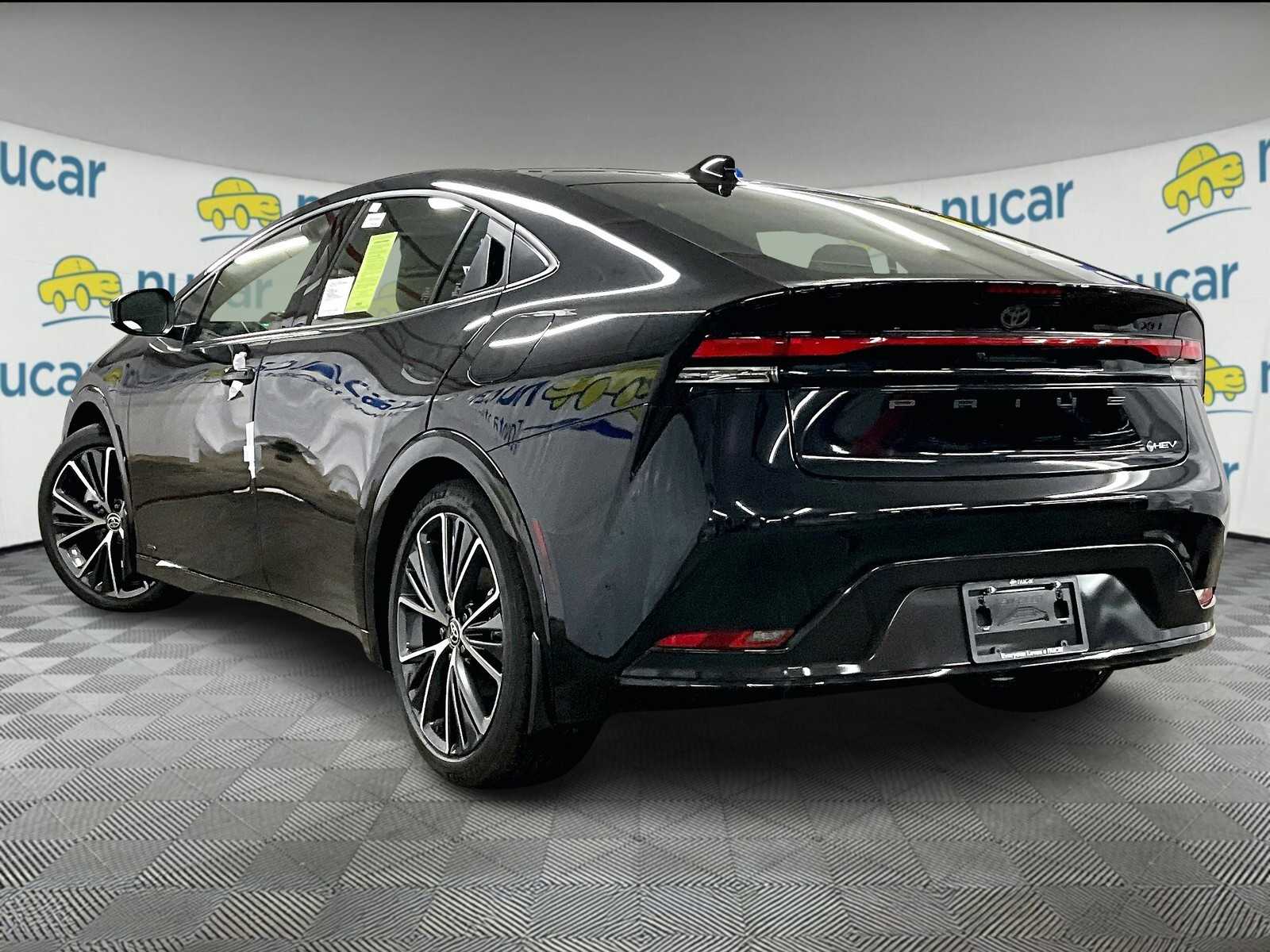 2026 Toyota Prius XLE - Photo 5
