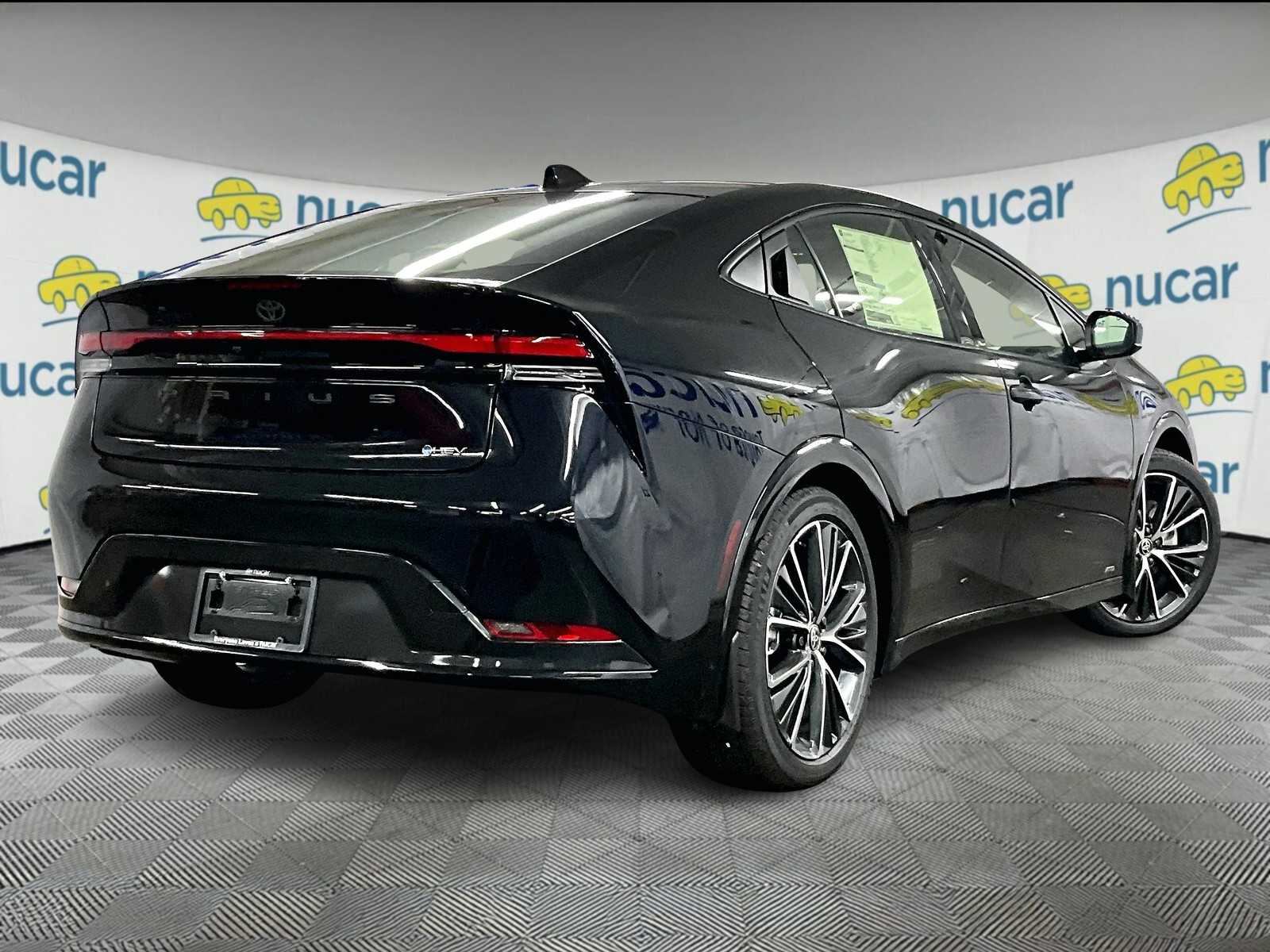 2026 Toyota Prius XLE - Photo 7