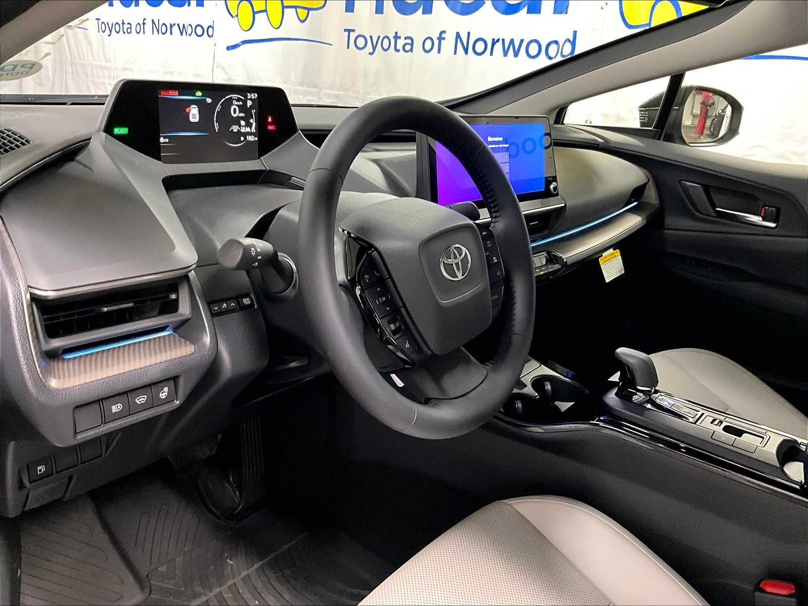 2026 Toyota Prius XLE - Photo 9