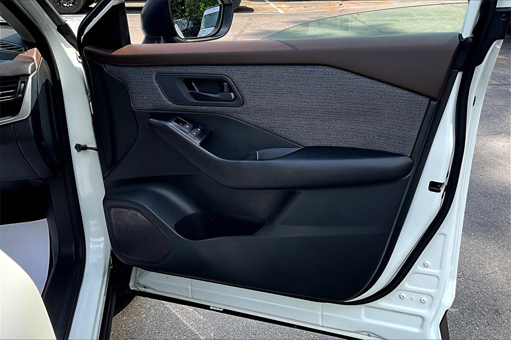 2023 Nissan Rogue S - Photo 12