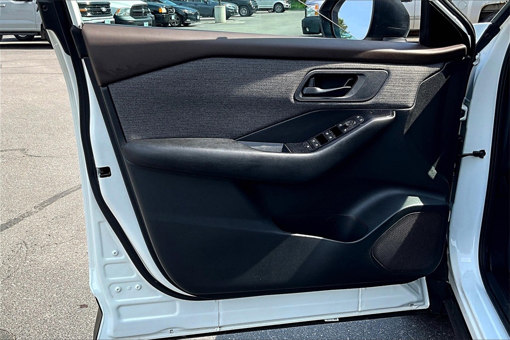 2023 Nissan Rogue S - Photo 9