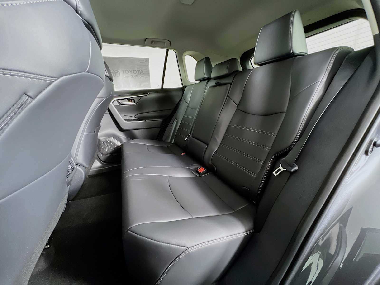 2025 Toyota RAV4 XLE Premium - Photo 13