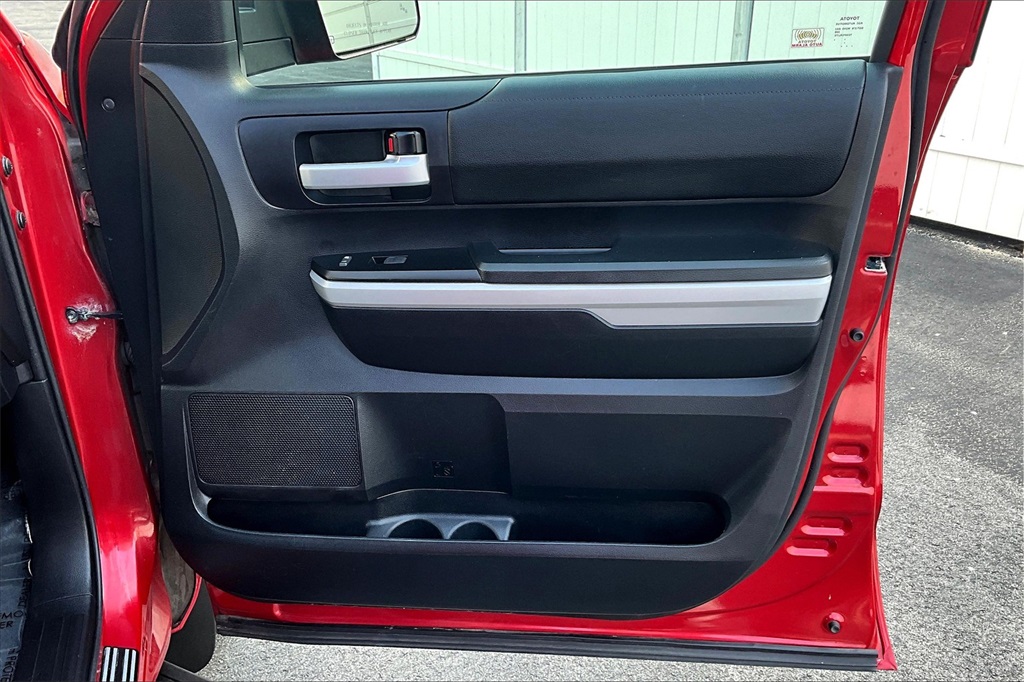 2020 Toyota Tundra SR5 5.7 - Photo 12