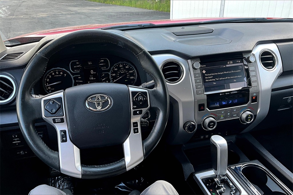 2020 Toyota Tundra SR5 5.7 - Photo 17