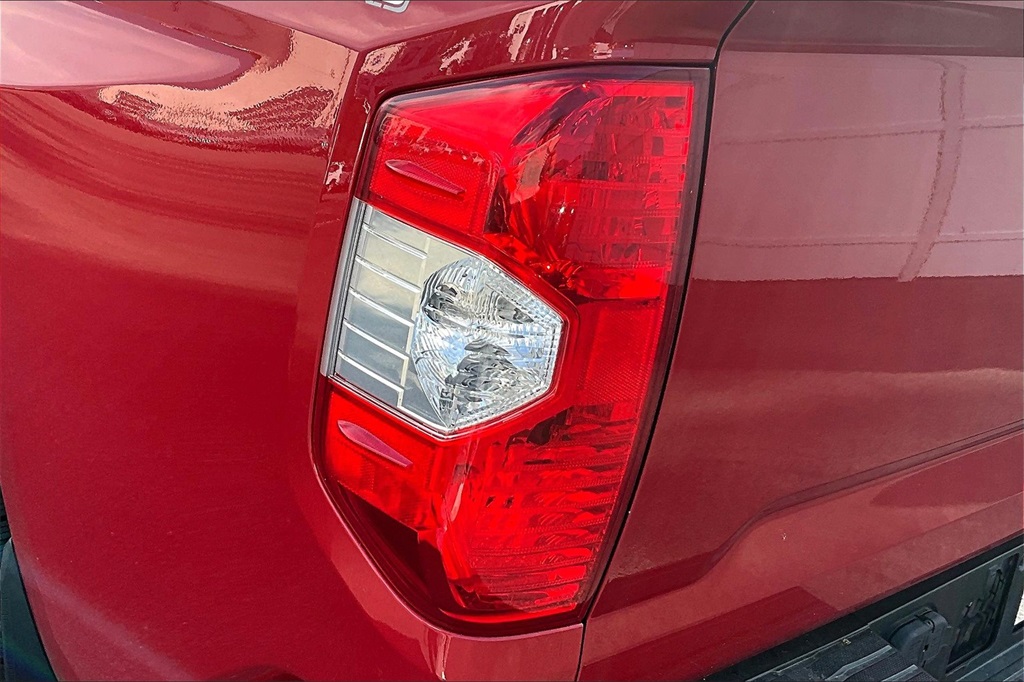 2020 Toyota Tundra SR5 5.7 - Photo 32