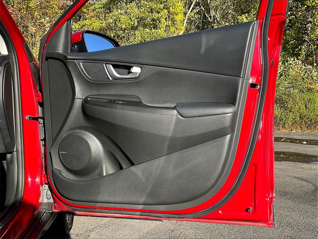 2021 Hyundai Kona Limited - Photo 25