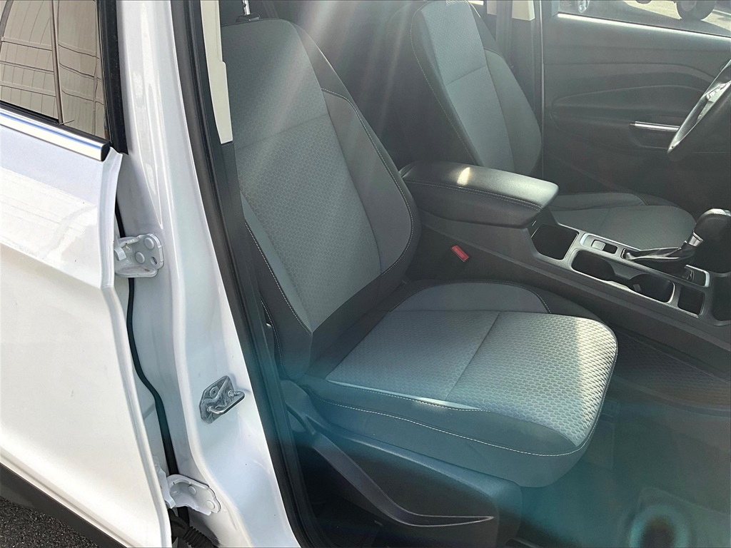 2017 Ford Escape SE - Photo 11