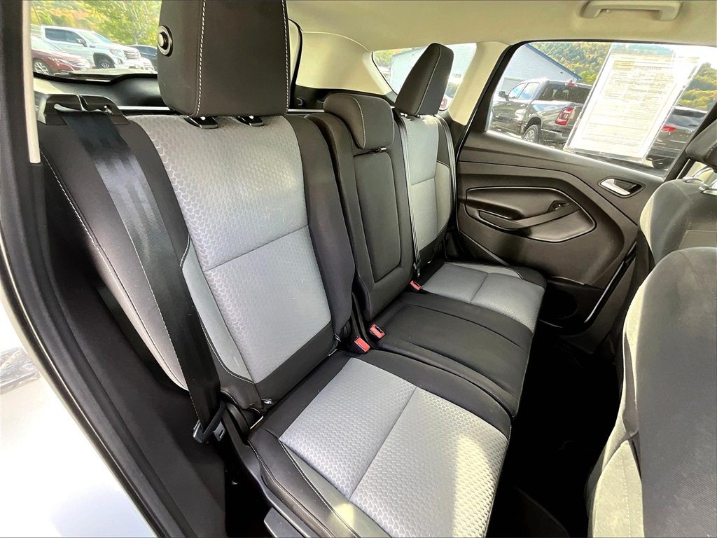 2017 Ford Escape SE - Photo 16