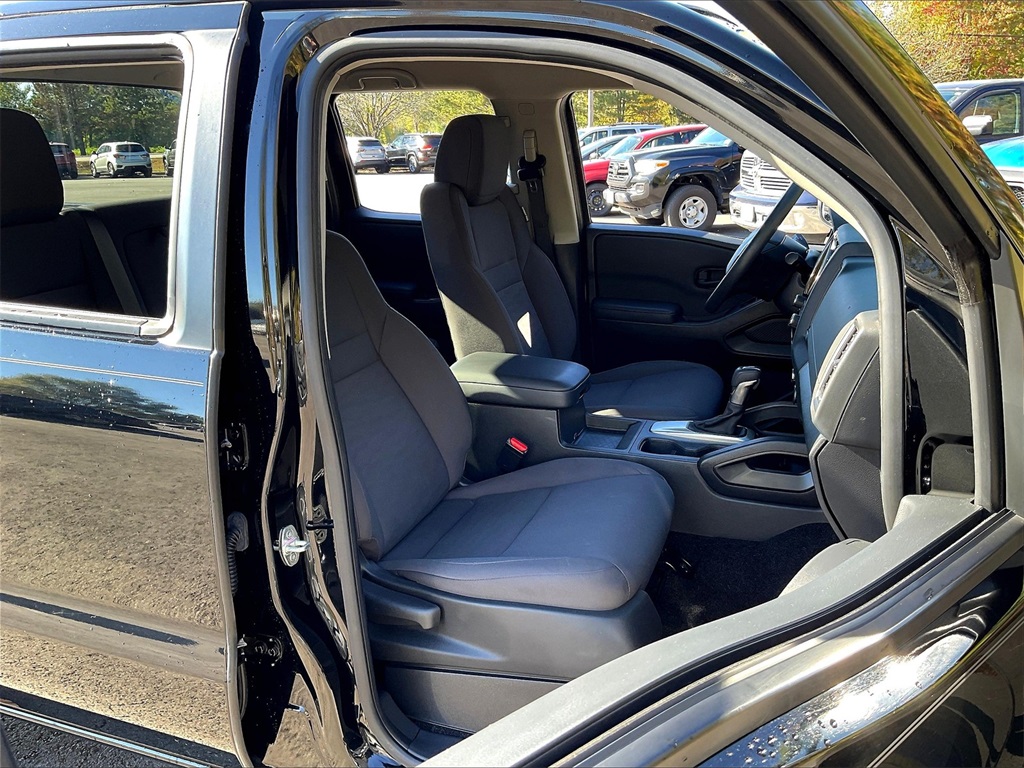 2022 Nissan Frontier S - Photo 11