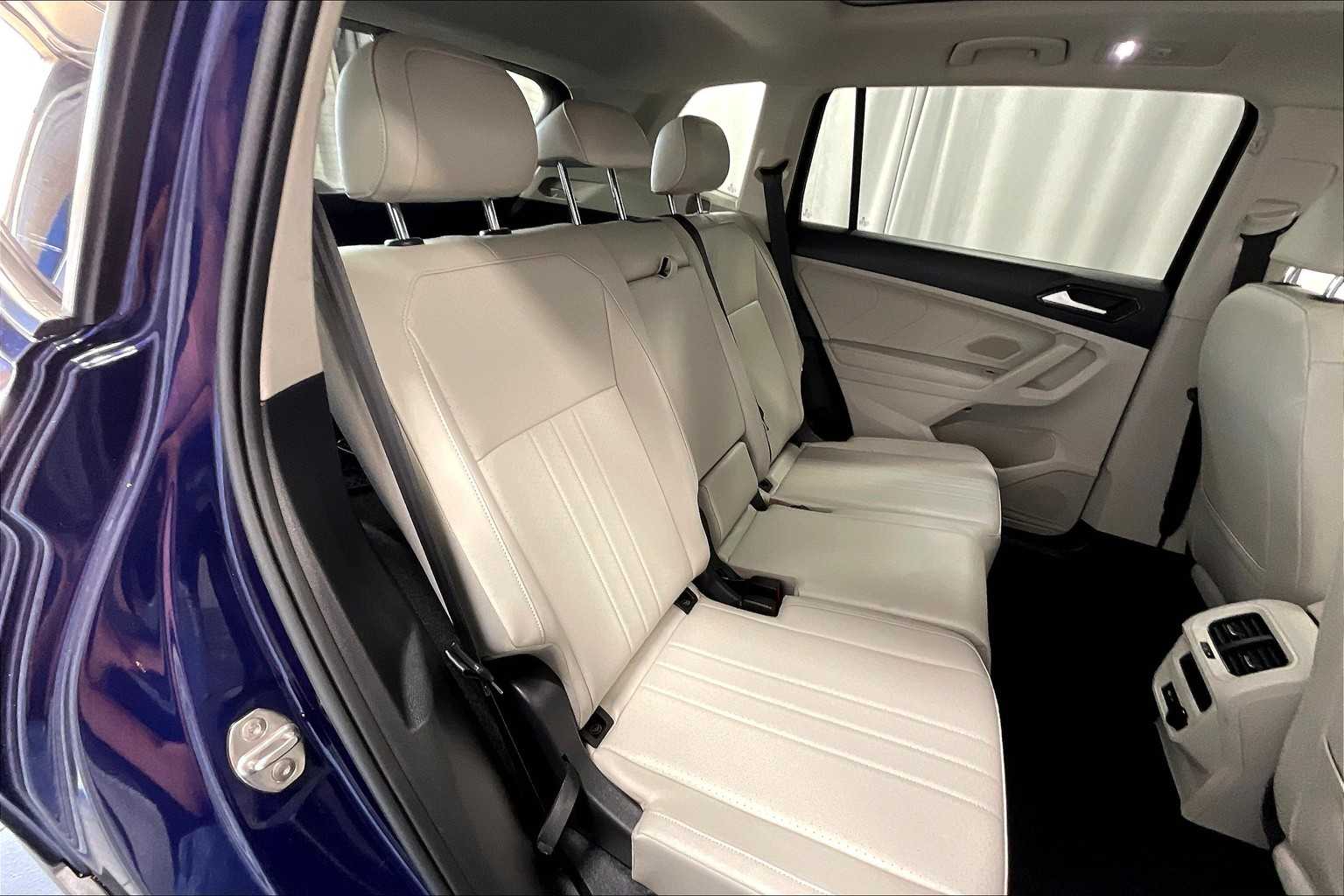 2022 Volkswagen Tiguan SE - Photo 16