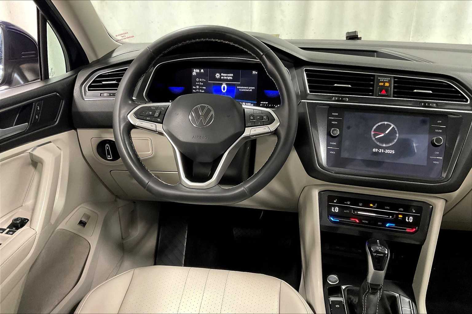 2022 Volkswagen Tiguan SE - Photo 17