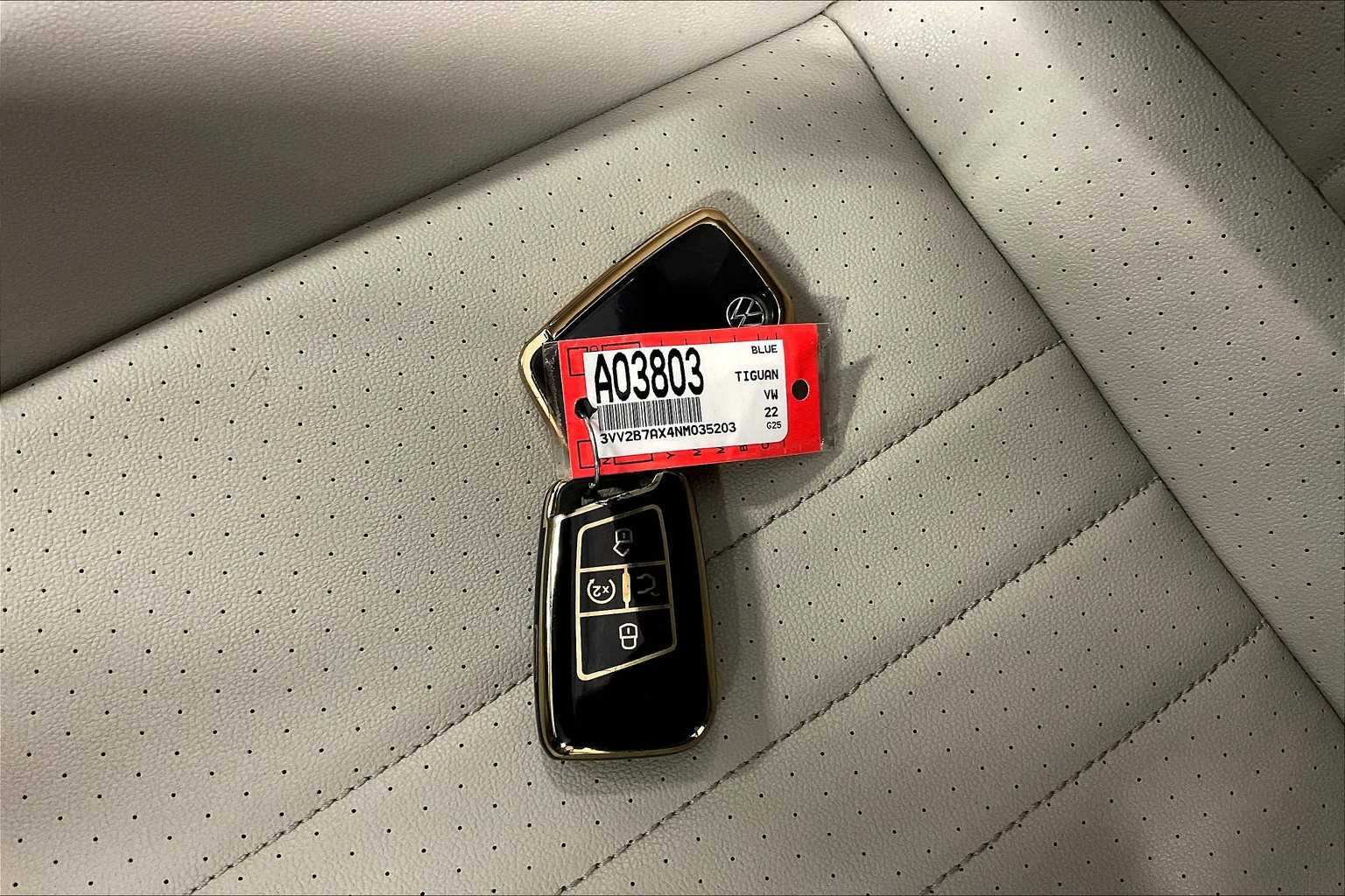 2022 Volkswagen Tiguan SE - Photo 31