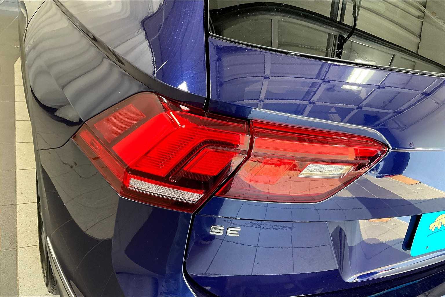 2022 Volkswagen Tiguan SE - Photo 34