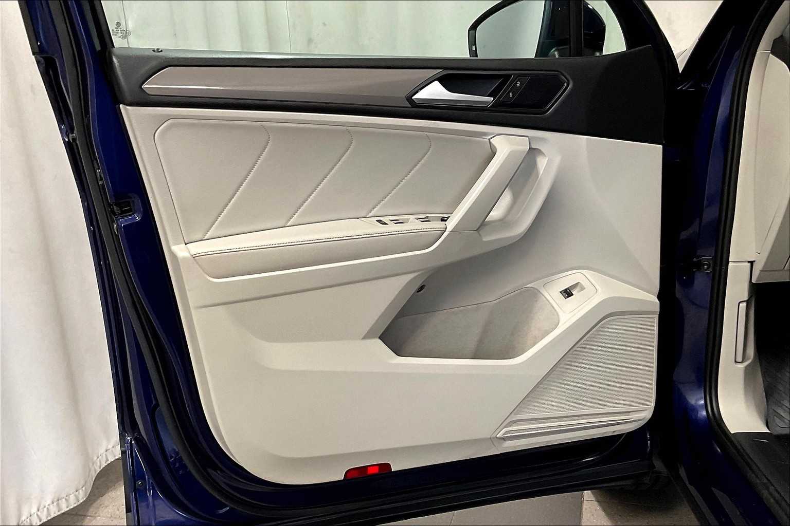 2022 Volkswagen Tiguan SE - Photo 9