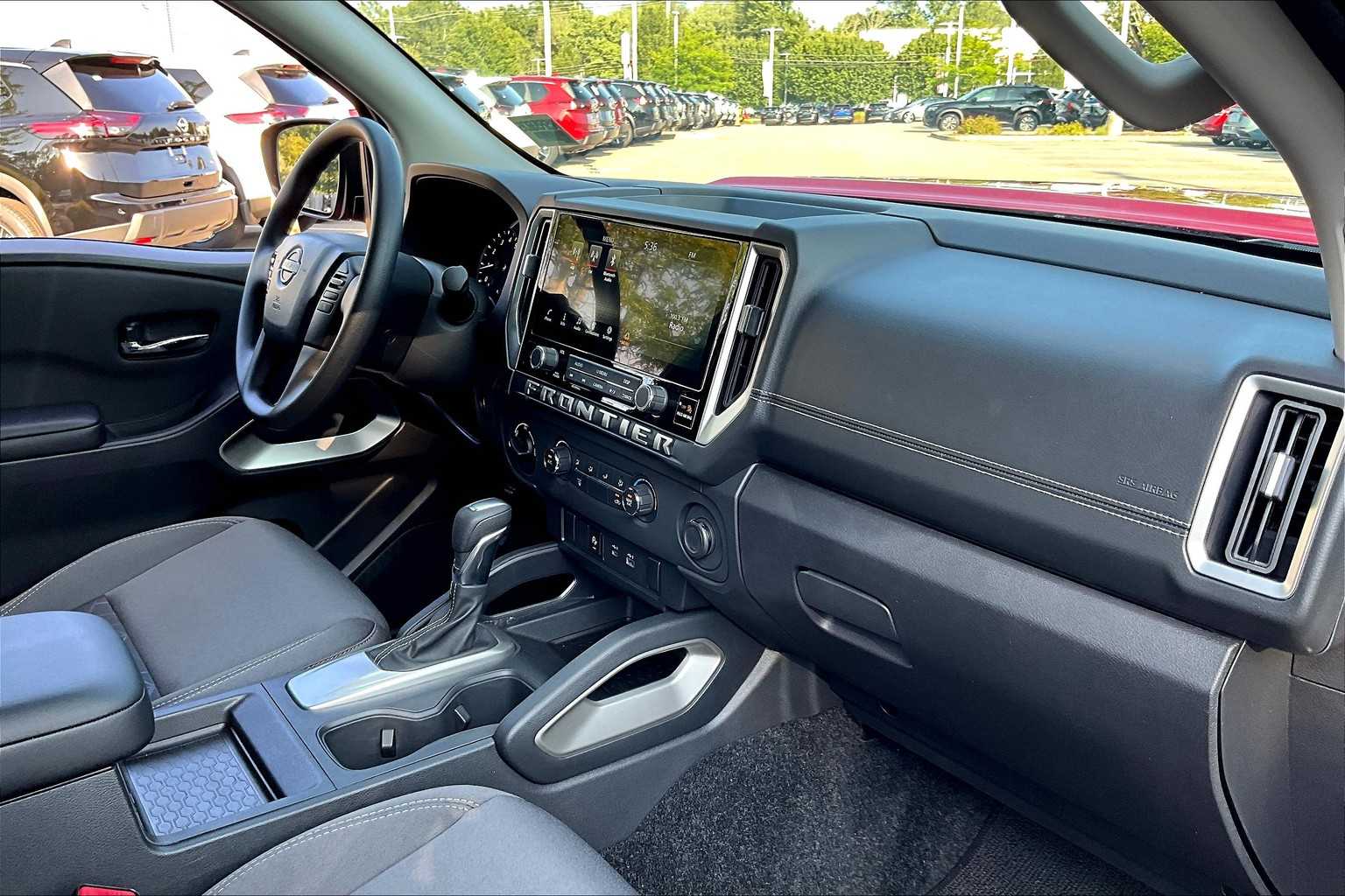 2025 Nissan Frontier SV - Photo 14