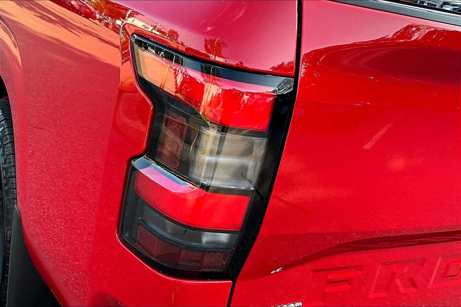 2025 Nissan Frontier SV - Photo 33