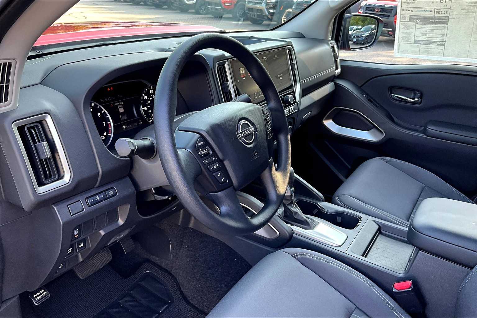 2025 Nissan Frontier SV - Photo 8
