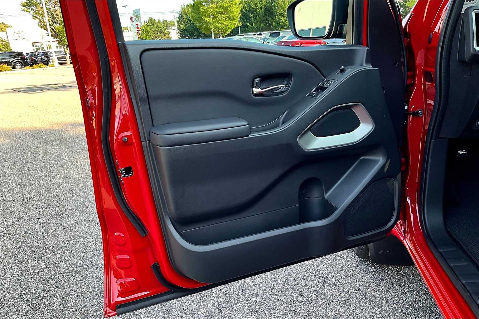 2025 Nissan Frontier SV - Photo 9