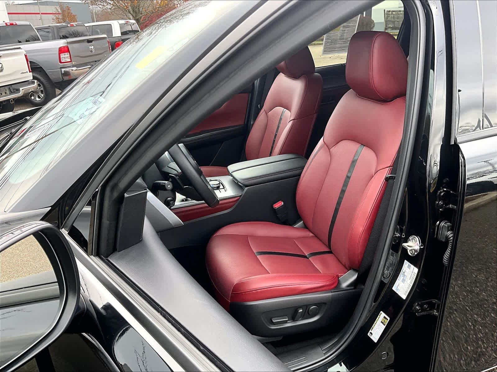 2025 Mazda CX-70 3.3 Turbo S Premium Package - Photo 10