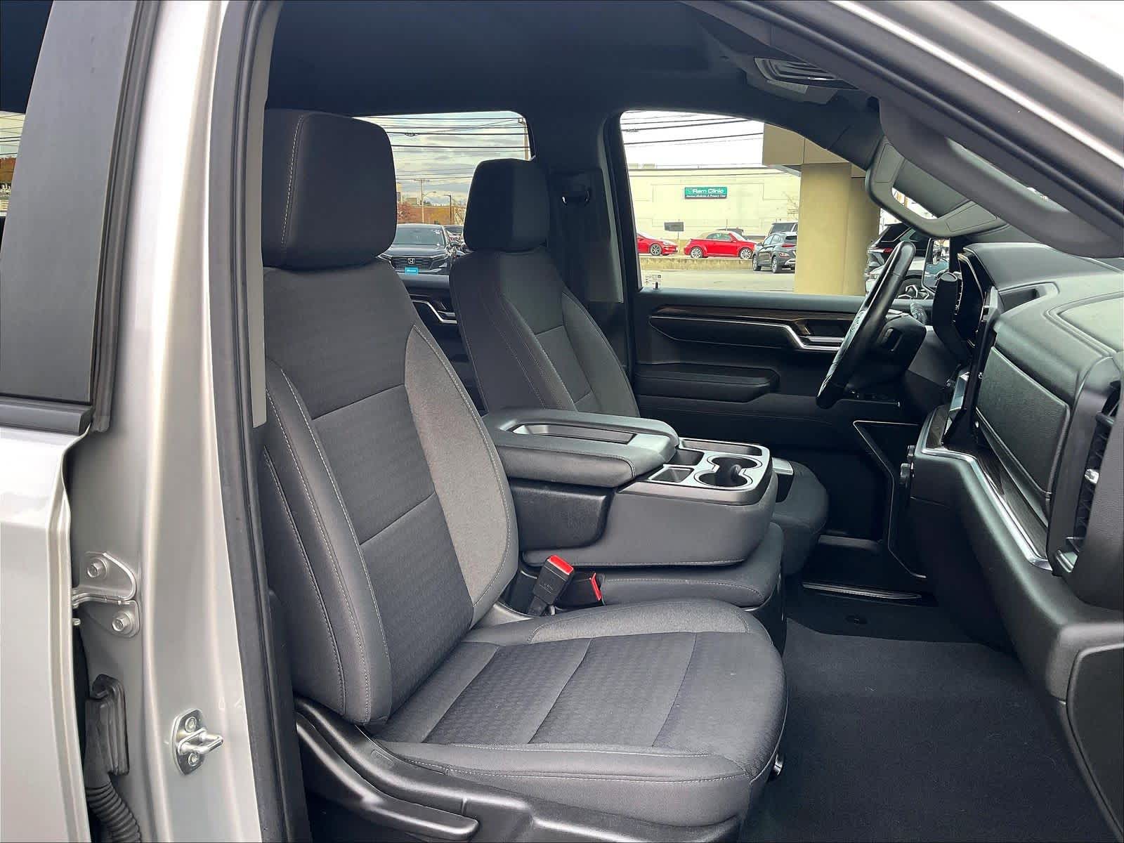 2022 Chevrolet Silverado 1500 LT - Photo 11