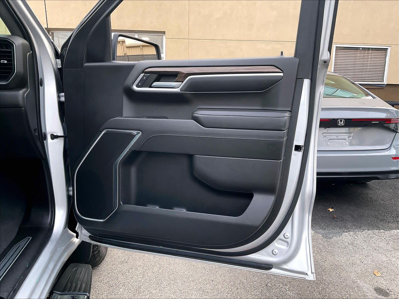 2022 Chevrolet Silverado 1500 LT - Photo 12