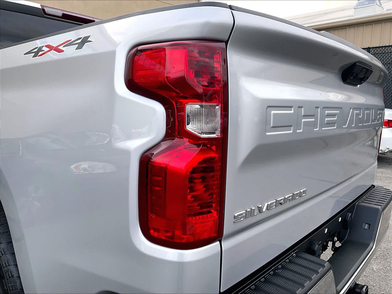 2022 Chevrolet Silverado 1500 LT - Photo 34