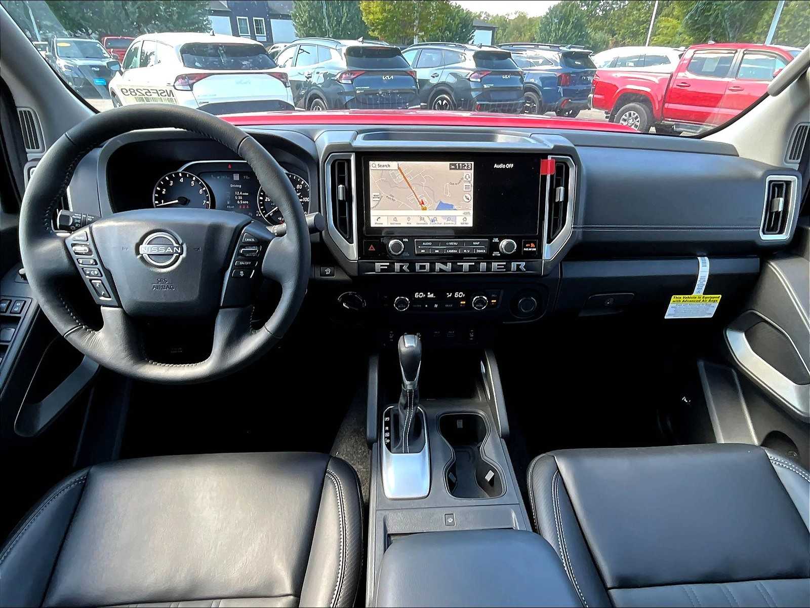 2025 Nissan Frontier SL - Photo 12