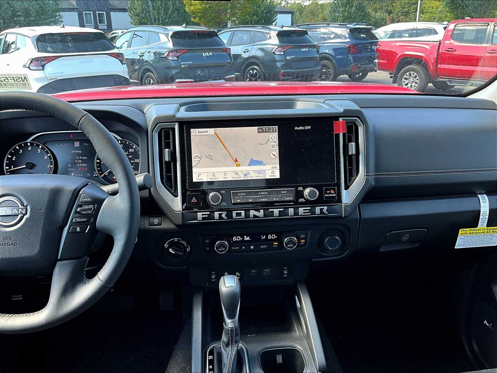 2025 Nissan Frontier SL - Photo 13