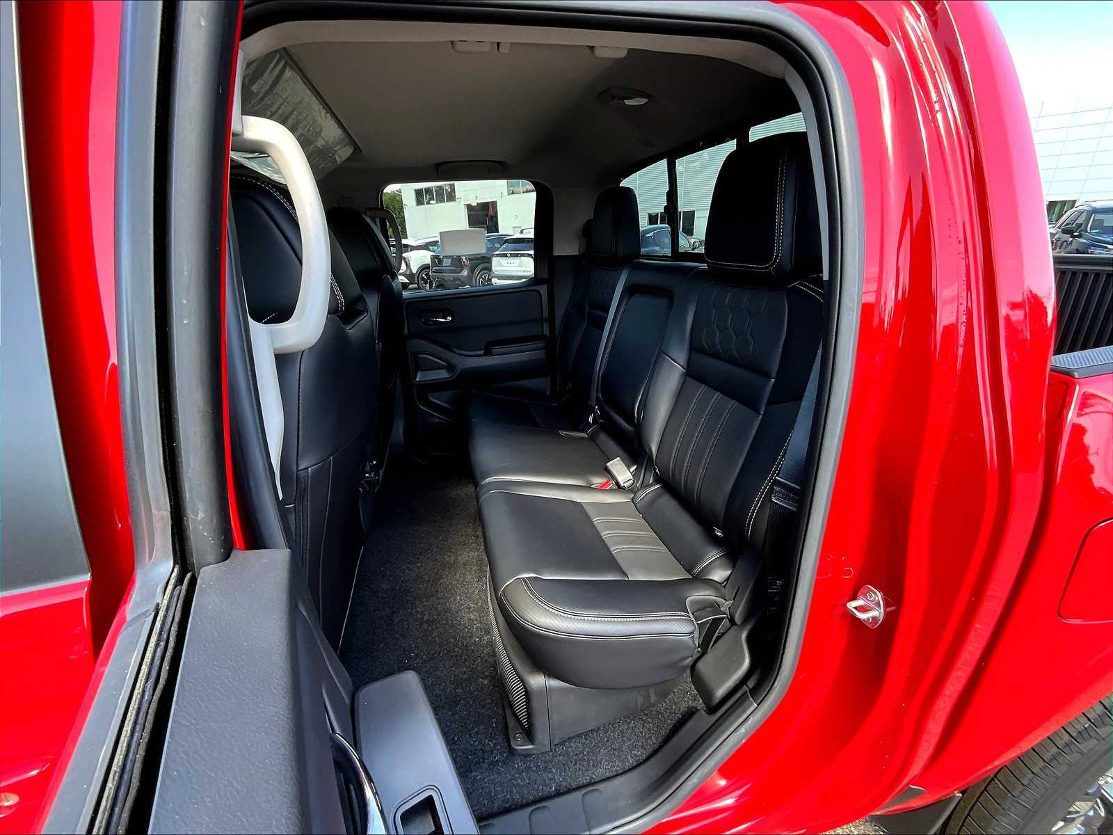 2025 Nissan Frontier SL - Photo 15