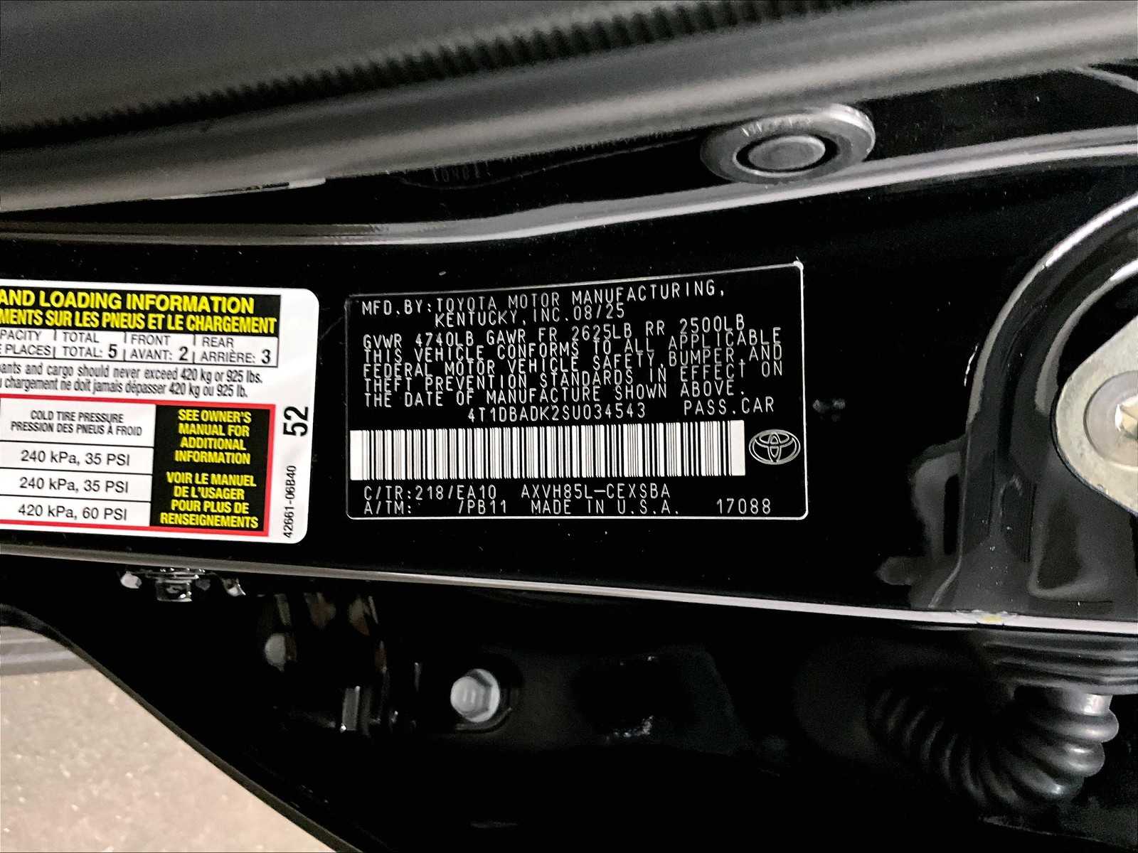2025 Toyota Camry SE - Photo 17