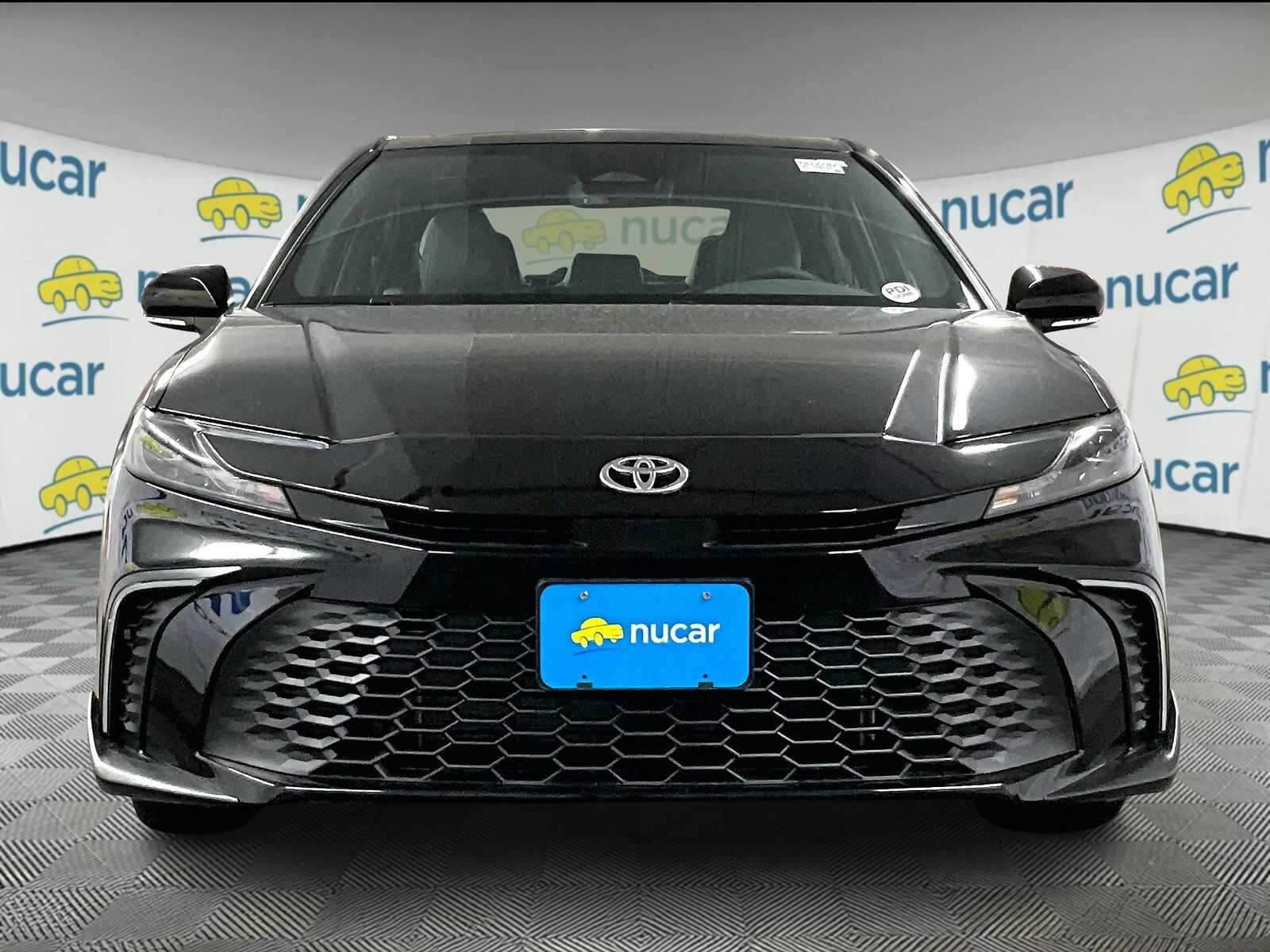 2025 Toyota Camry SE - Photo 3