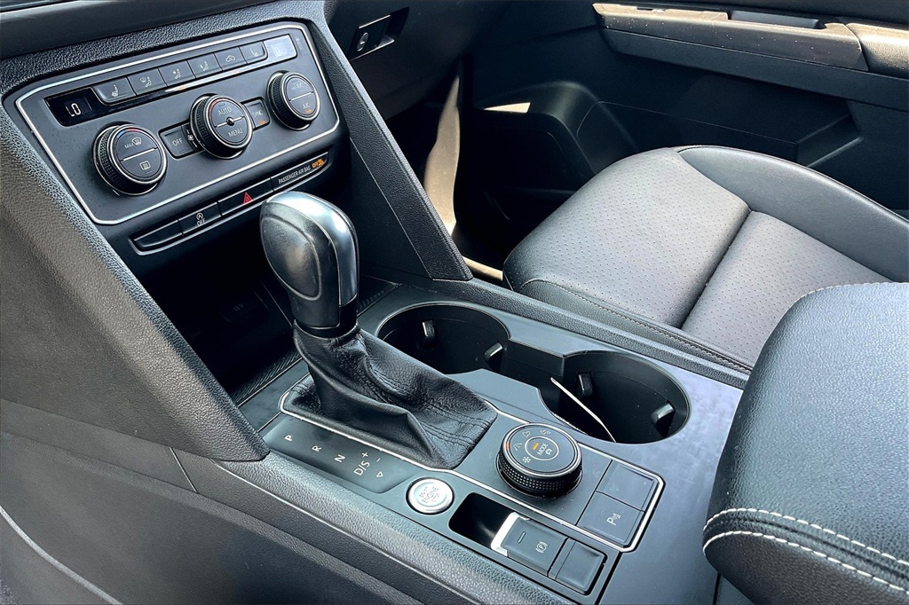 2020 Volkswagen Atlas Cross Sport 3.6L V6 SE w/Technology - Photo 19